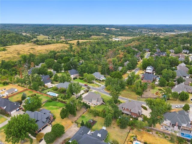 209 Ridgefield, Bentonville, AR 72712