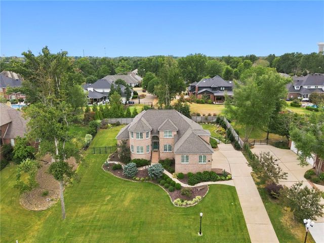 209 Ridgefield, Bentonville, AR 72712