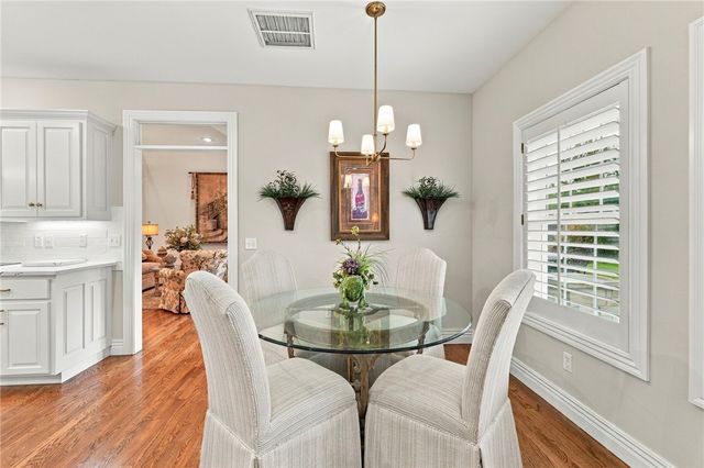 209 Ridgefield, Bentonville, AR 72712