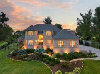 209 Ridgefield, Bentonville, AR 72712
