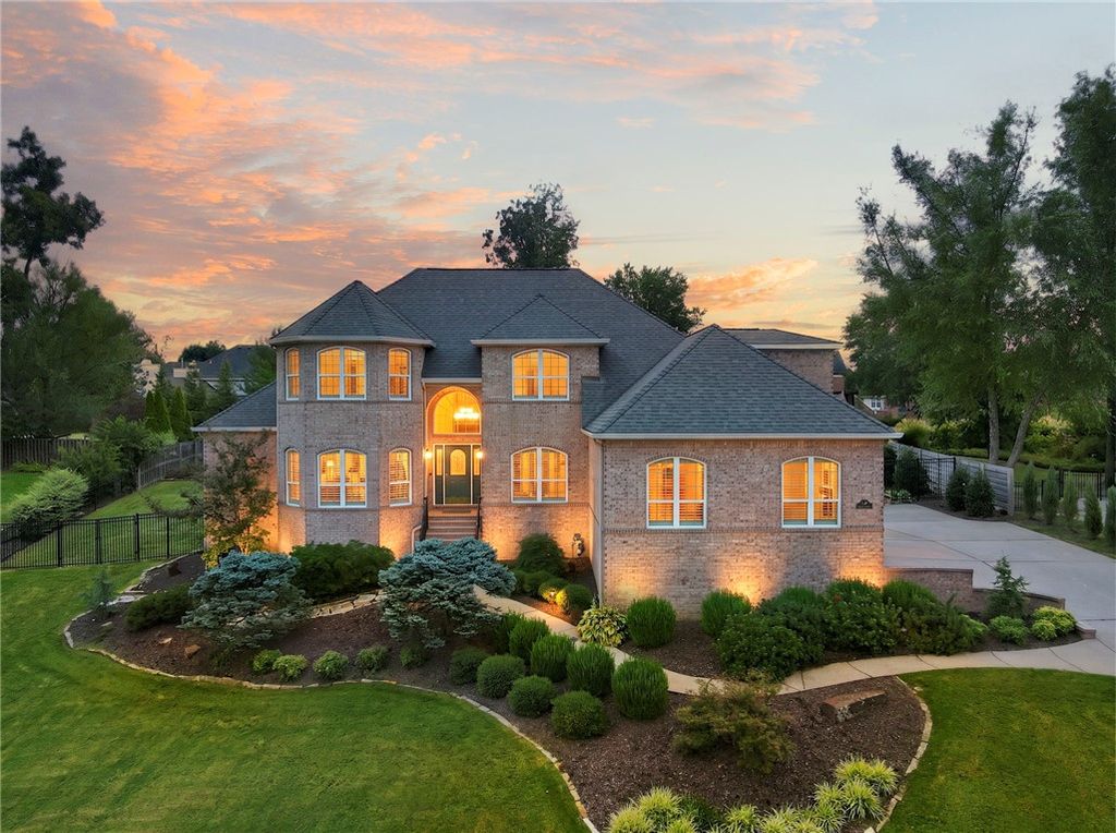 209 Ridgefield, Bentonville, AR 72712