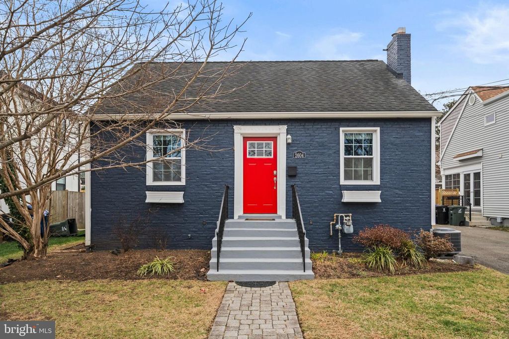 2604 1ST ST S, Arlington, VA 22204