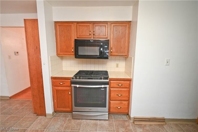 8002 Sigle Lane, Poland, OH 44514