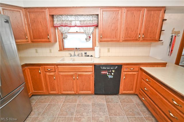 8002 Sigle Lane, Poland, OH 44514