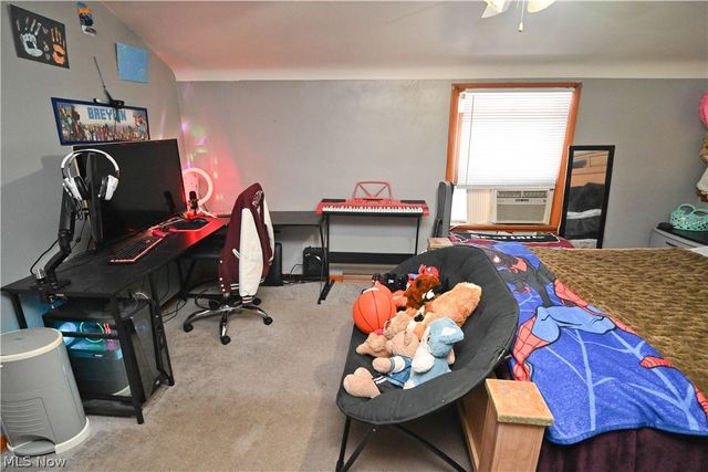 8002 Sigle Lane, Poland, OH 44514