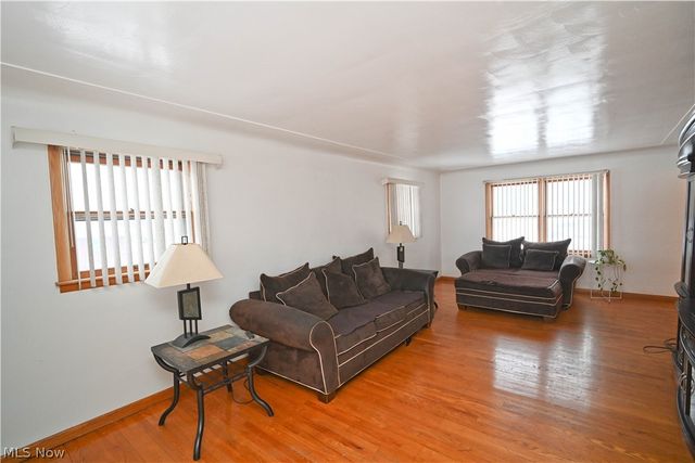 8002 Sigle Lane, Poland, OH 44514