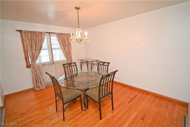 8002 Sigle Lane, Poland, OH 44514