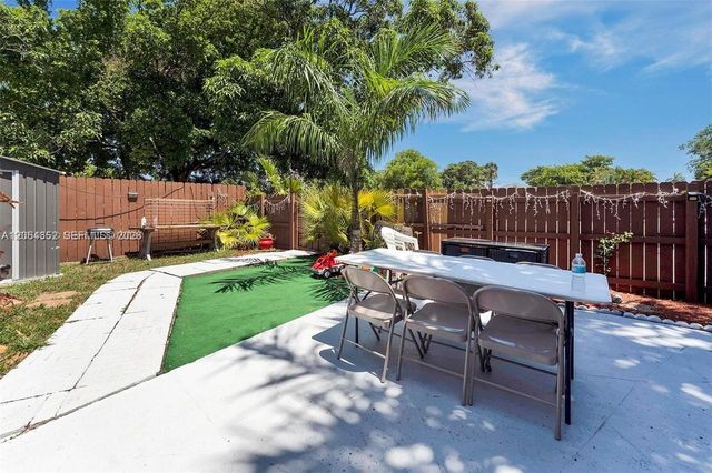 23 SW 8th Street, Hallandale Beach, FL 33009