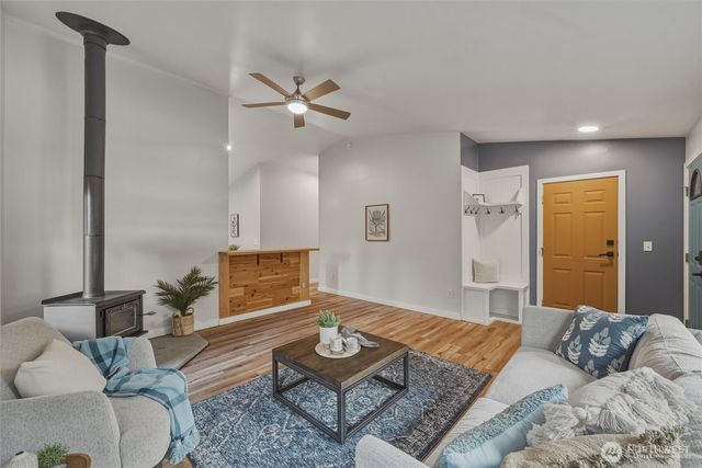 9 Sunnyside Lane, Bellingham, WA 98229