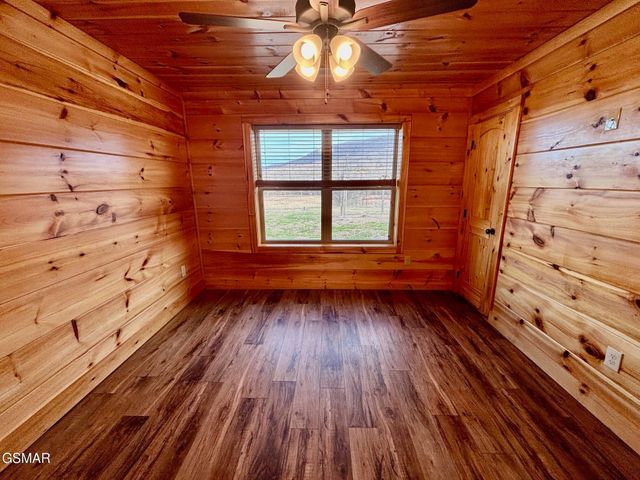 3863 Holders Grove Road, Cosby, TN 37722