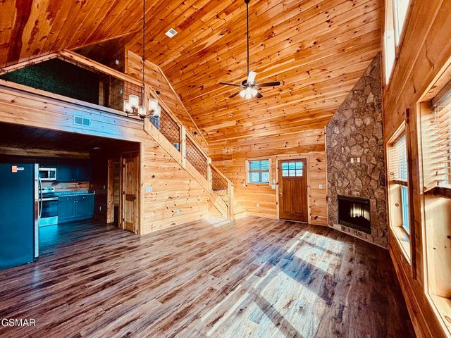 3863 Holders Grove Road, Cosby, TN 37722