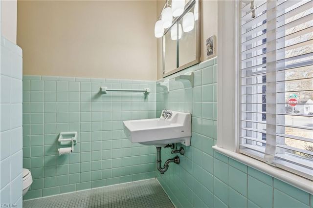 611 Jones ST, Suffolk, VA 23434