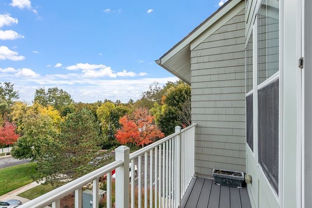 2 Harvest Dr 312, North Andover, MA 01845