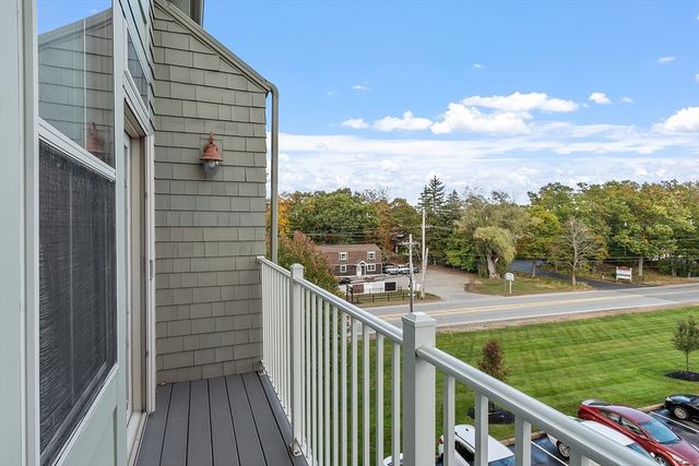 2 Harvest Dr 312, North Andover, MA 01845