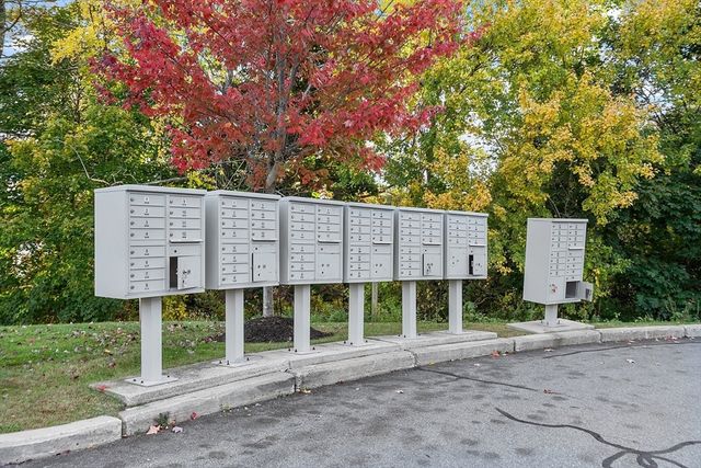 2 Harvest Dr 312, North Andover, MA 01845