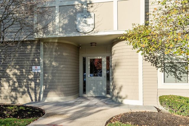 2 Harvest Dr 312, North Andover, MA 01845