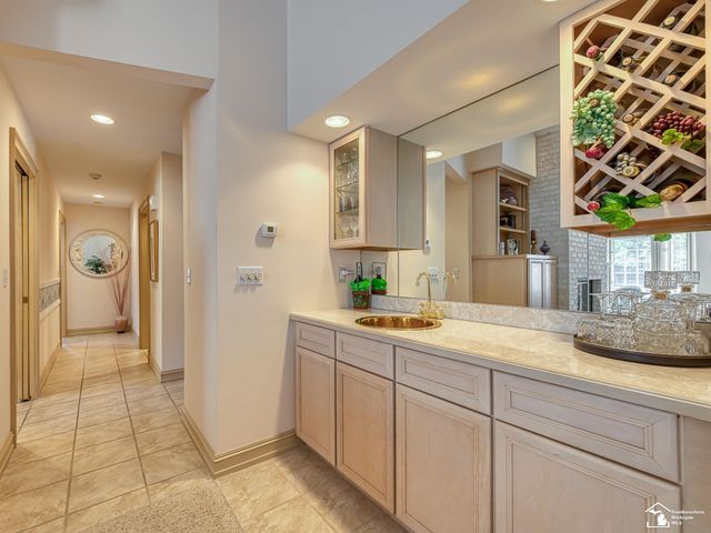5572 Raven Parkway Drive, Monroe, MI 48161