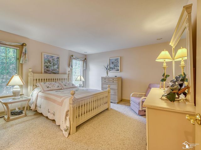 5572 Raven Parkway Drive, Monroe, MI 48161