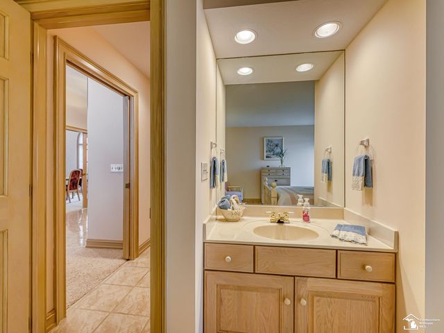 5572 Raven Parkway Drive, Monroe, MI 48161
