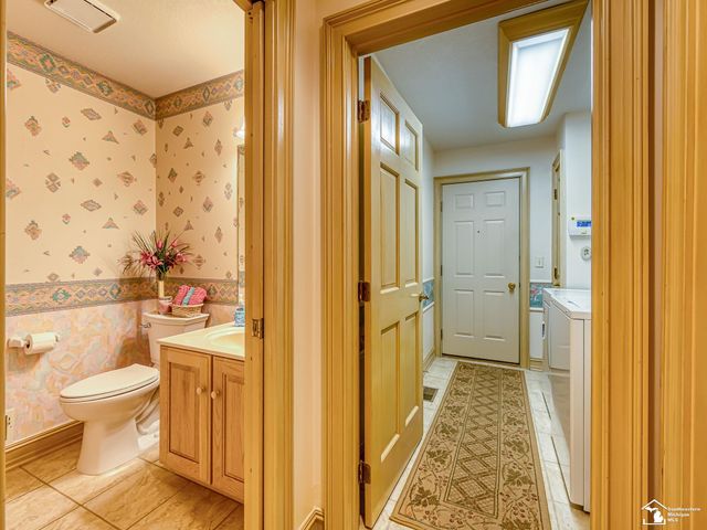 5572 Raven Parkway Drive, Monroe, MI 48161