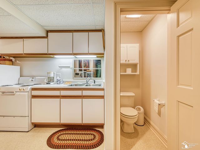 5572 Raven Parkway Drive, Monroe, MI 48161