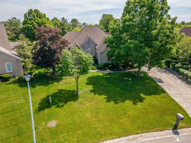 5572 Raven Parkway Drive, Monroe, MI 48161