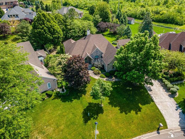 5572 Raven Parkway Drive, Monroe, MI 48161