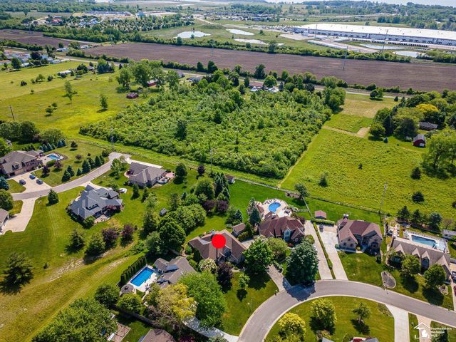 5572 Raven Parkway Drive, Monroe, MI 48161