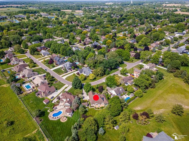 5572 Raven Parkway Drive, Monroe, MI 48161