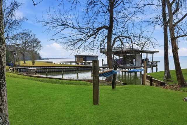 153 Shiprock, Livingston, TX 77351