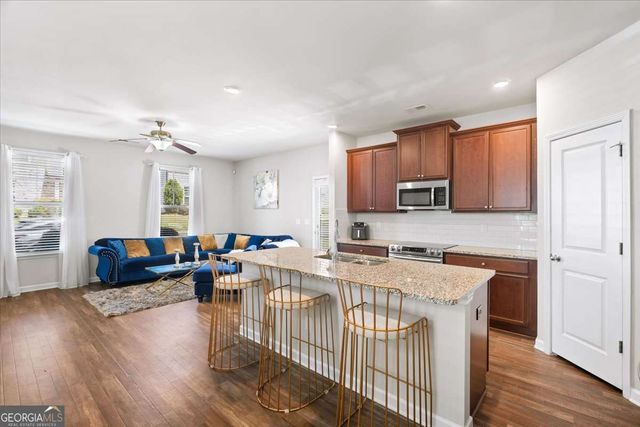 1214 Hawthorne Trail, Atlanta, GA 30344