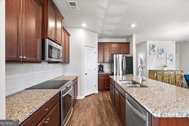 1214 Hawthorne Trail, Atlanta, GA 30344