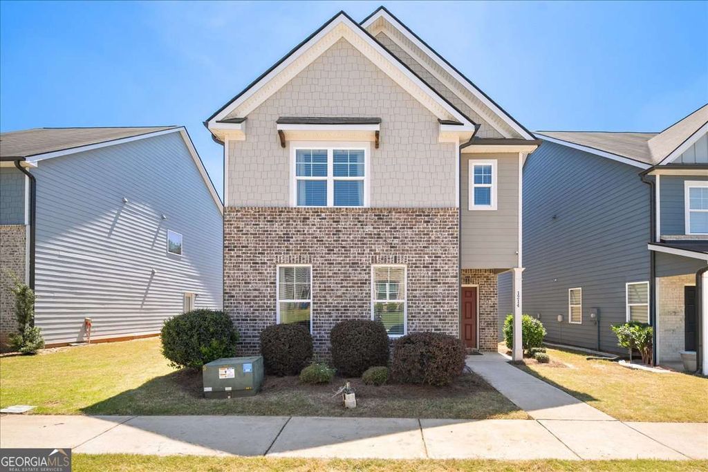 1214 Hawthorne Trail, Atlanta, GA 30344