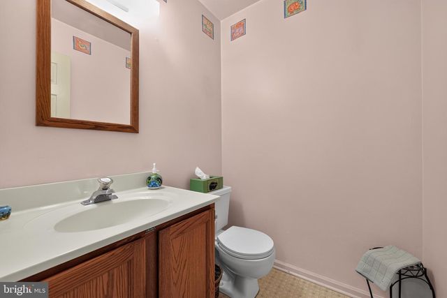 1606 COUNTRYSIDE LN, West Norriton, PA 19403