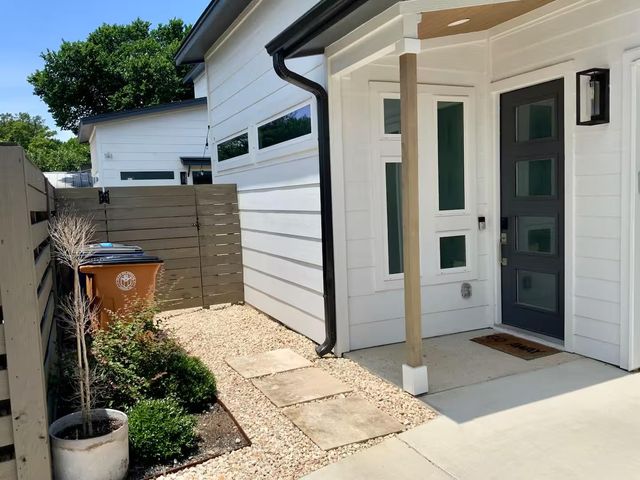 6100 Ponca ST 2, Austin, TX 78741