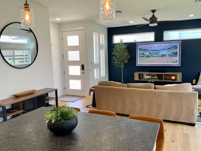 6100 Ponca ST 2, Austin, TX 78741