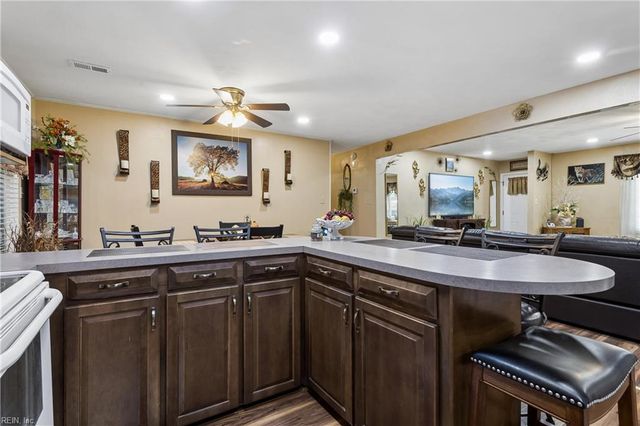 25 Old Church CIR, Portsmouth, VA 23703