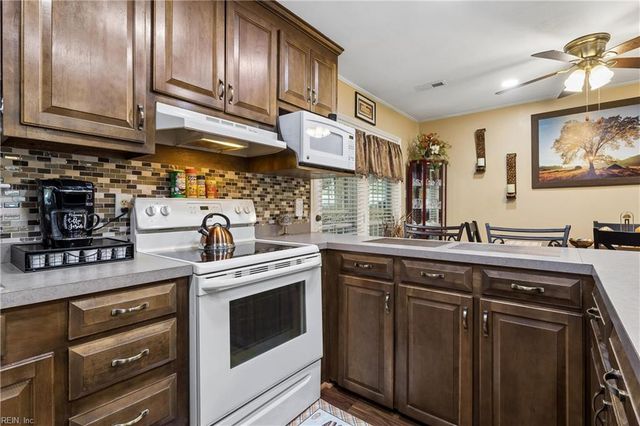 25 Old Church CIR, Portsmouth, VA 23703