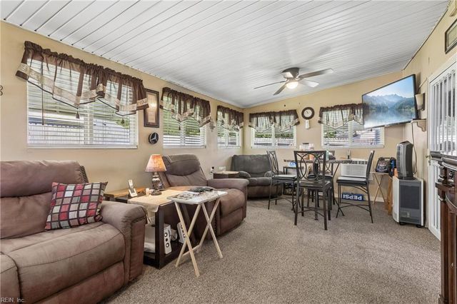 25 Old Church CIR, Portsmouth, VA 23703