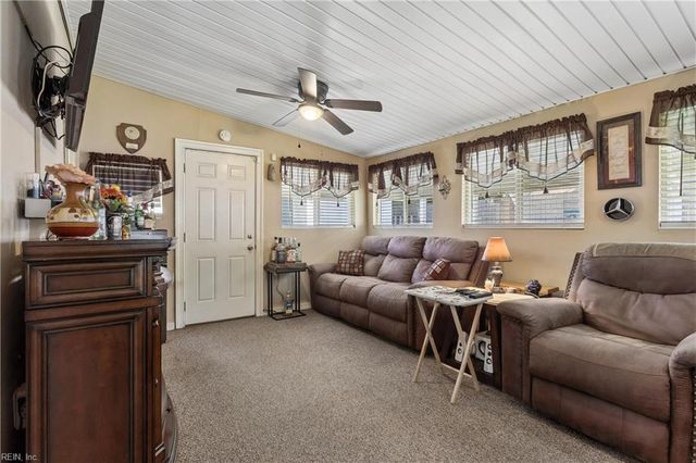 25 Old Church CIR, Portsmouth, VA 23703