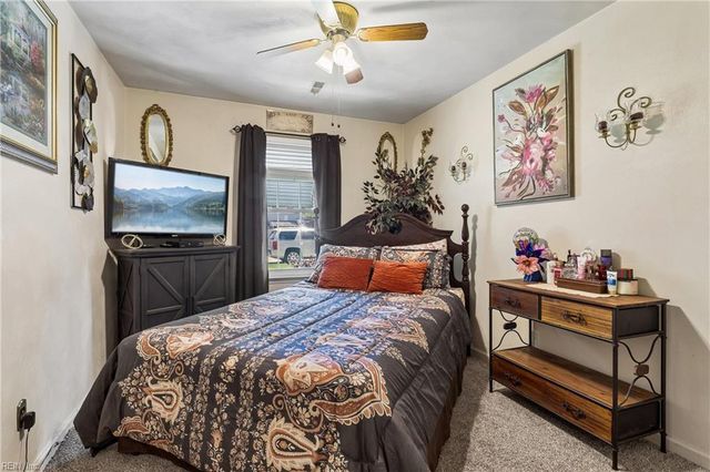25 Old Church CIR, Portsmouth, VA 23703