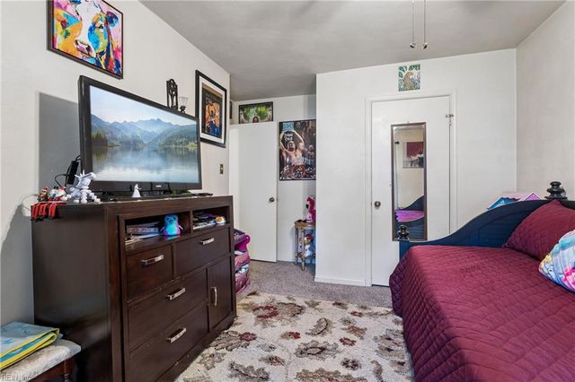 25 Old Church CIR, Portsmouth, VA 23703
