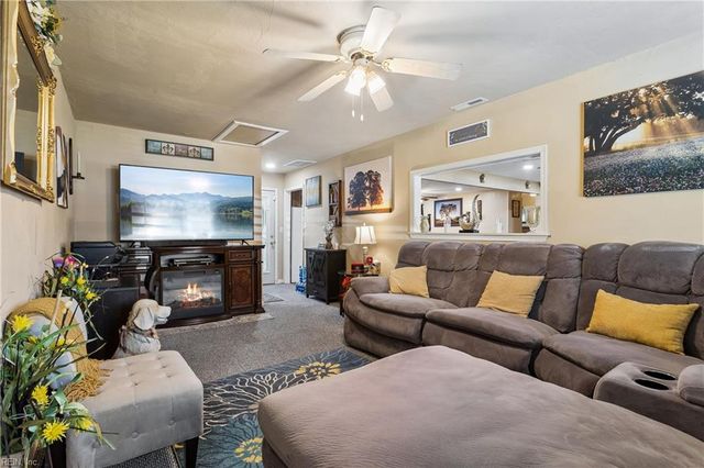25 Old Church CIR, Portsmouth, VA 23703