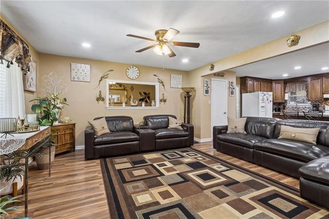 25 Old Church CIR, Portsmouth, VA 23703