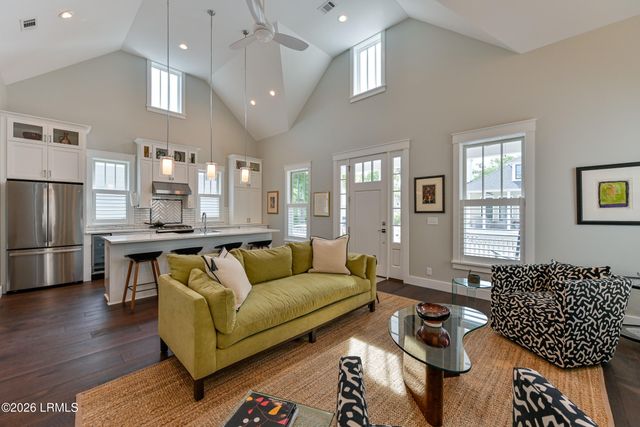 13 Hamlet Row, Beaufort, SC 29906