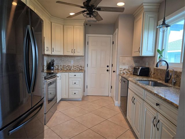 1405 STRADA D ARGENTO, Venice, FL 34292