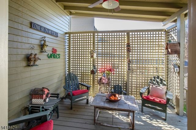 11 Halstead St, Clinton Town, NJ 08809