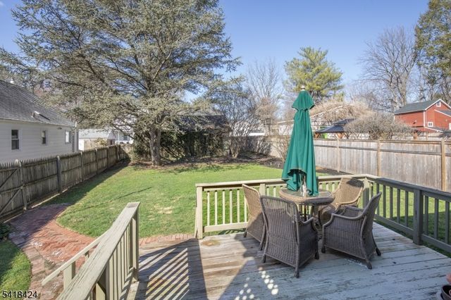 11 Halstead St, Clinton Town, NJ 08809