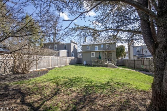 11 Halstead St, Clinton Town, NJ 08809