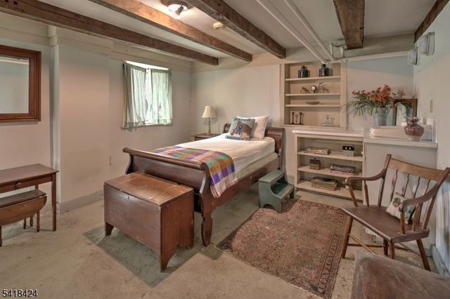 11 Halstead St, Clinton Town, NJ 08809